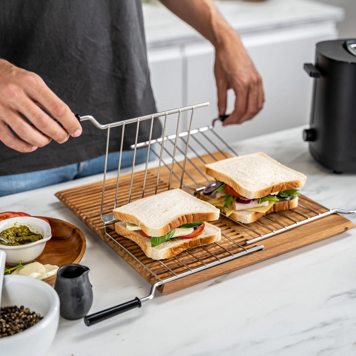 Zwilling Tostapane 2 Scomparti, Argento Con 2 Pinze 28 Cm, Acciaio Inox 2 Zwilling Tostapane 2 Scomparti, Argento Con 2 Pinze 28 Cm, Acciaio Inox - immagine 2