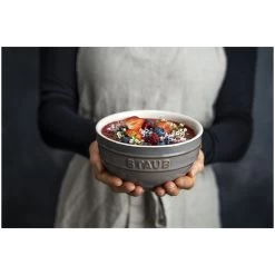 Staub Ciotola Rotonda - 14 Cm, Colore Grigio Antico 6 Staub Ciotola Rotonda - 14 Cm, Colore Grigio Antico -Cucina Negozio 750033759