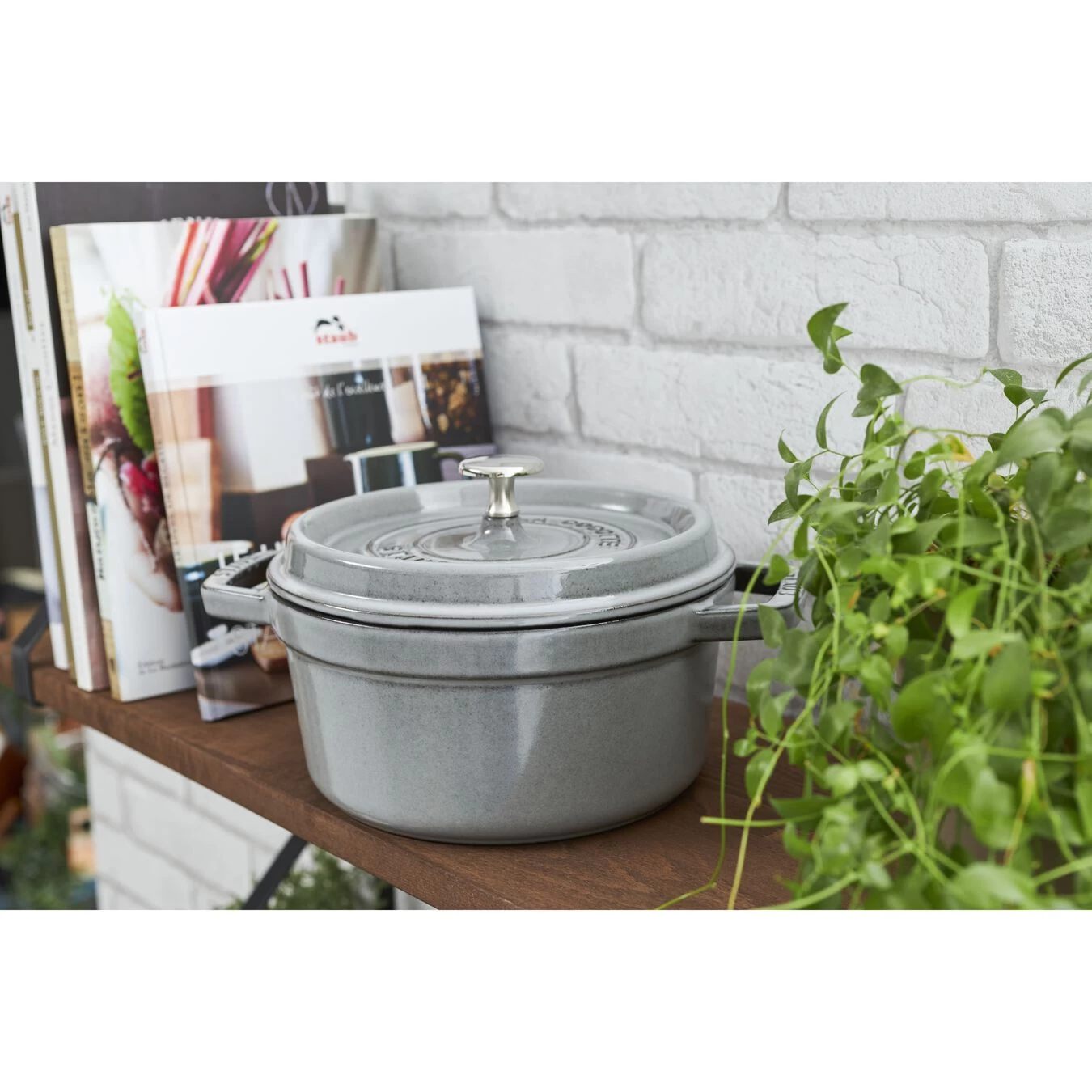 Staub Cocotte Rotonda - 18 Cm, Colore Grigio Grafite 6 Staub Cocotte Rotonda - 18 Cm, Colore Grigio Grafite - immagine 6